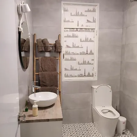 Recien Reformado En El Centro De Vilagarcia De Arousa. Lägenhet *